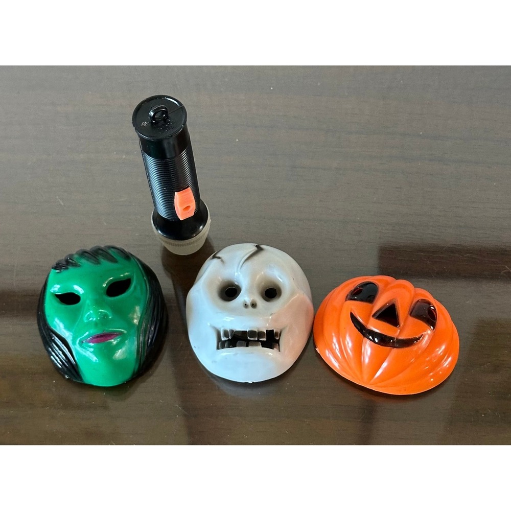 Vintage Halloween Flashlight with‎ 3 Interchangeable Covers Witch Skull Pumpkin